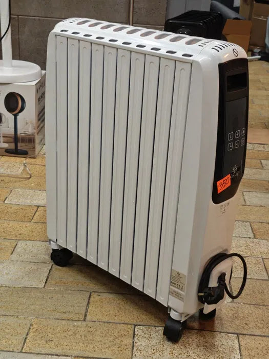 Grzejnik olejowy na pilota 2500 W na kółkach kesser