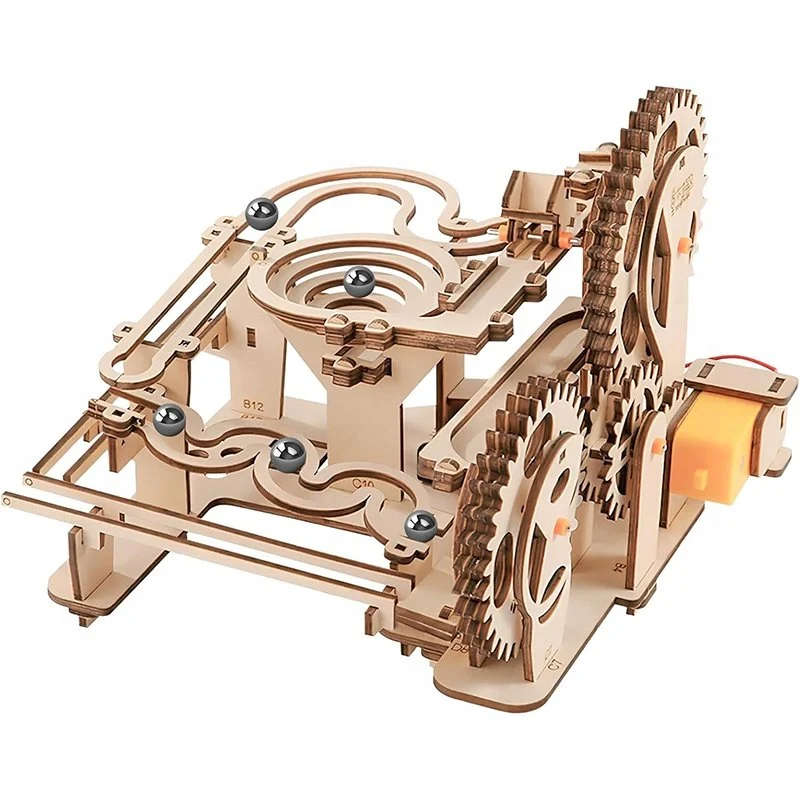 Drewniany puzzle 3D – mechaniczny tor kulkowy DIY